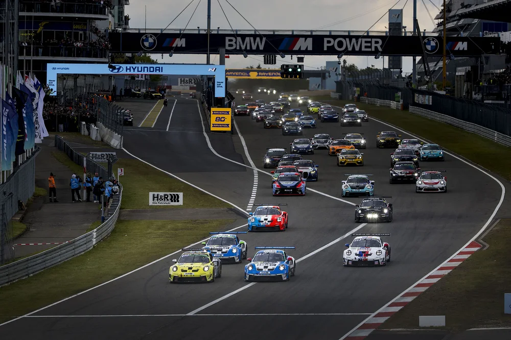 BLACK FALCON Team FANATEC Porsche leads Group 2