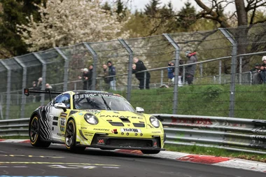 BLACK FALCON Team FANATEC Porsche jump