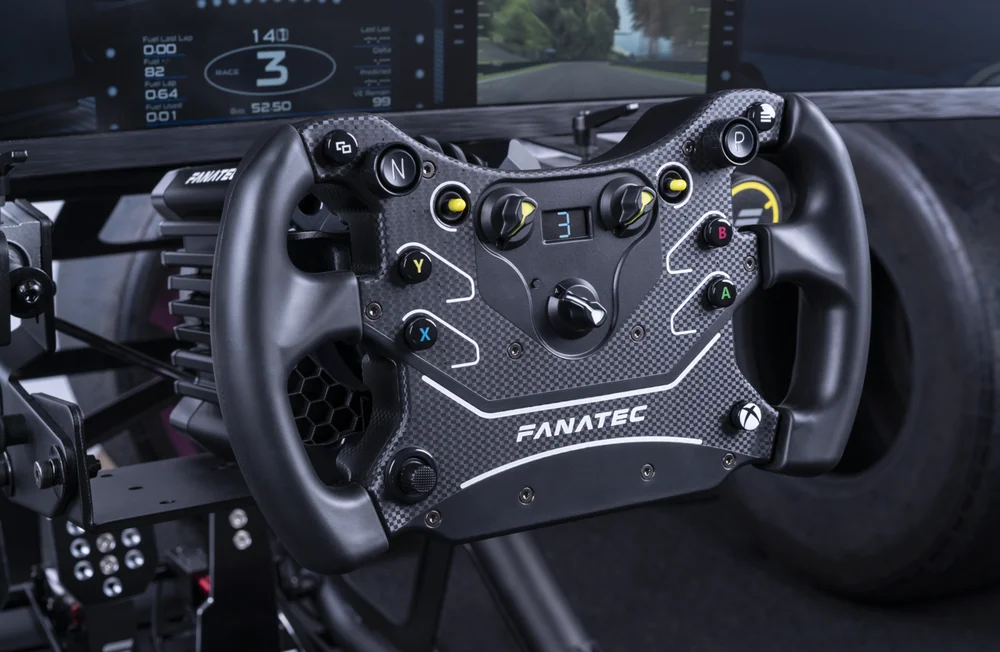 ファナテック CSL ステアリングホイール GT3。再び人気の的 | Fanatec
