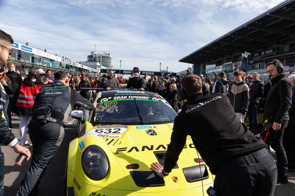 BLACK FALCON Team FANATEC Porsche rolled into its grid position